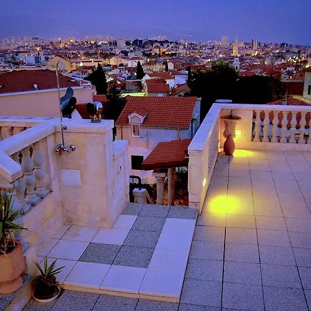 Apartment Marjan - 3 Bdr, 3 Bath, Parking *