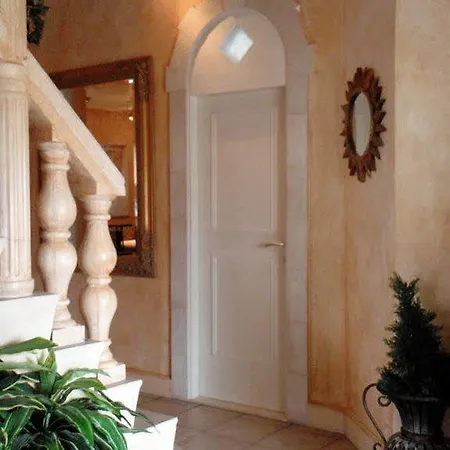 Marjan - 3 Bdr, 3 Bath, Parking Apartment