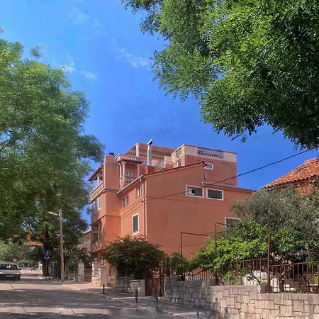 Marjan - 3 Bdr, 3 Bath, Parking * Split